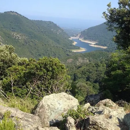Corse Entre Terre Et Avec Vue Magnifique. Feriehus *
